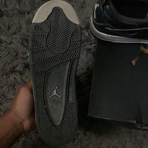 Air Jordan 4s - Picture 5 of 9